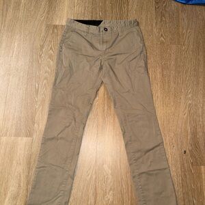 Men's Casual Chino Pants in Khaki